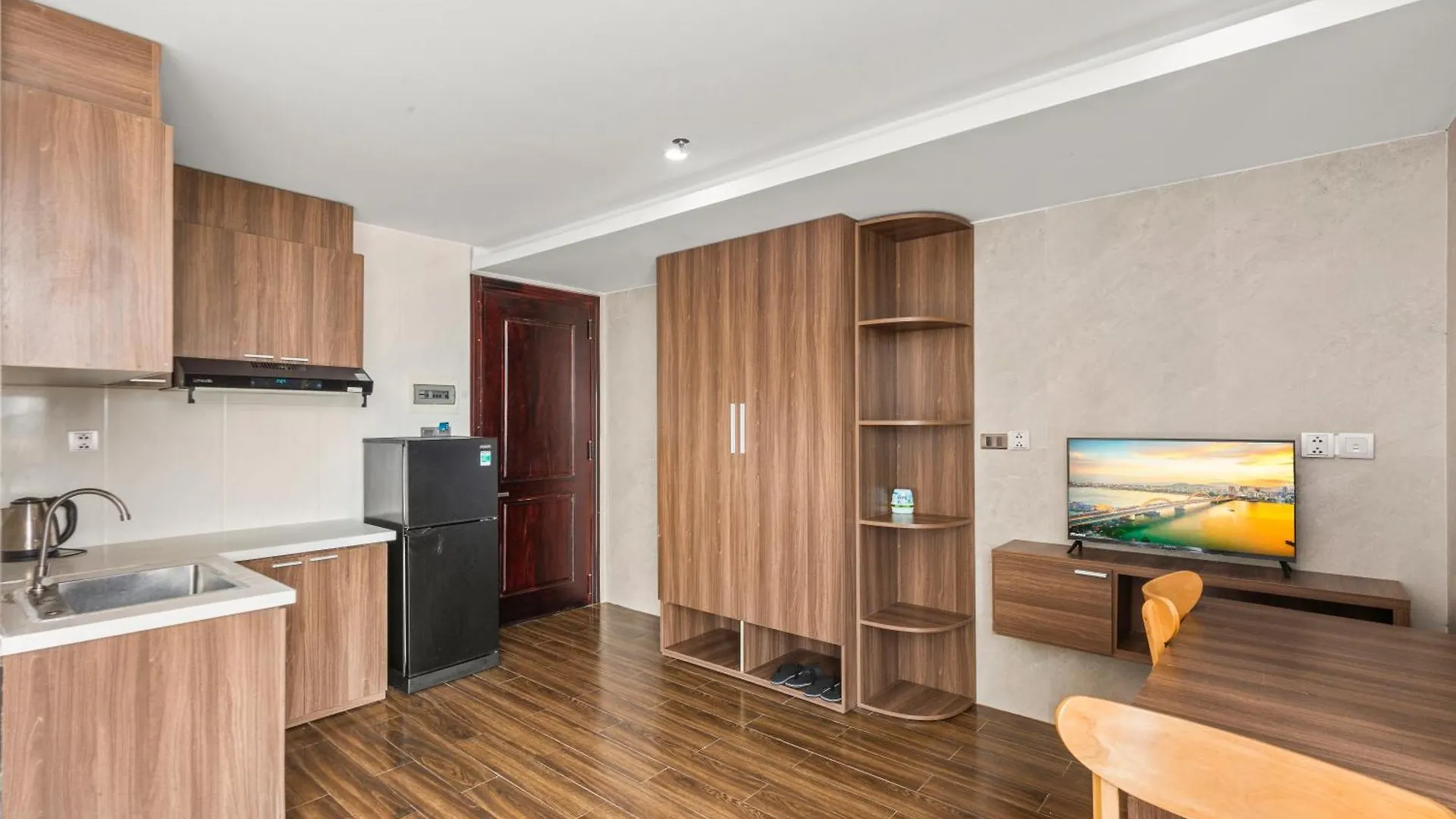 Sea Hotel & Apartment Дананг
